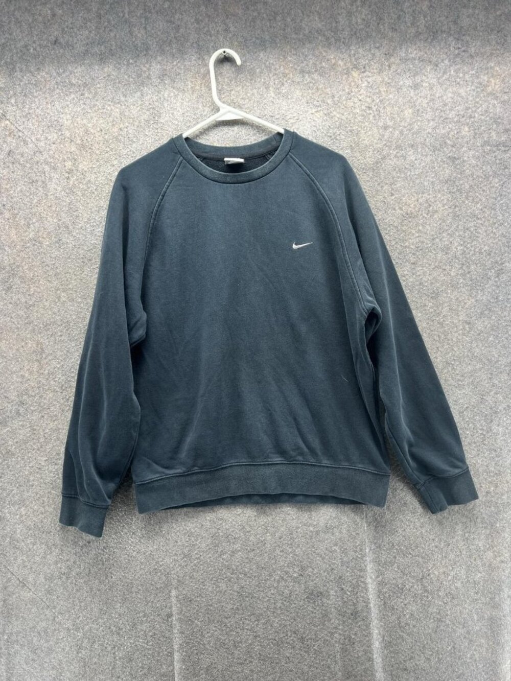 Nike Sweatshirt Mens Medium Black Pullover Fleece Crewneck Embroidered Logo